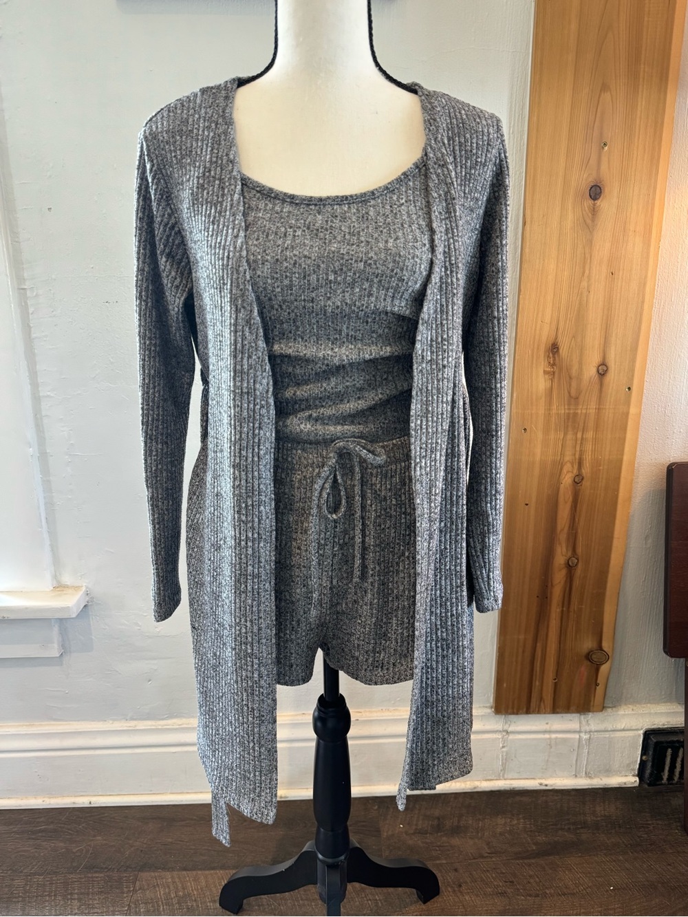 Cozy Ribbed Knit 4-Piece Set - Heather Gray